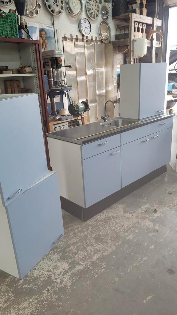 Blauwe keuken met Spoelbak, Huis en Inrichting, Keuken | Complete keukens, Gebruikt, Hoekkeuken, Blauw, Kunststof, Ophalen of Verzenden