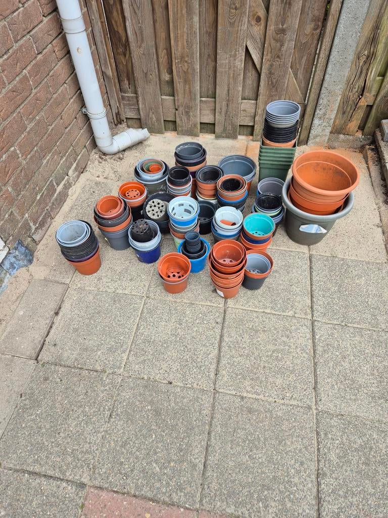 Diverse kweekpotjes te koop, Tuin en Terras, Ophalen, Kunststof, Gebruikt, Rond