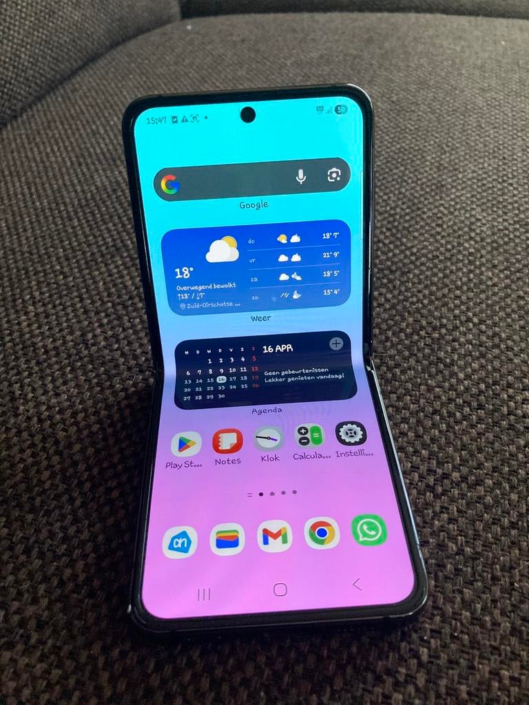 Zeer nette z.g.a.n. samsung flip 5, Telecommunicatie, Mobiele telefoons | Samsung, Zwart, Ophalen of Verzenden, Zo goed als nieuw