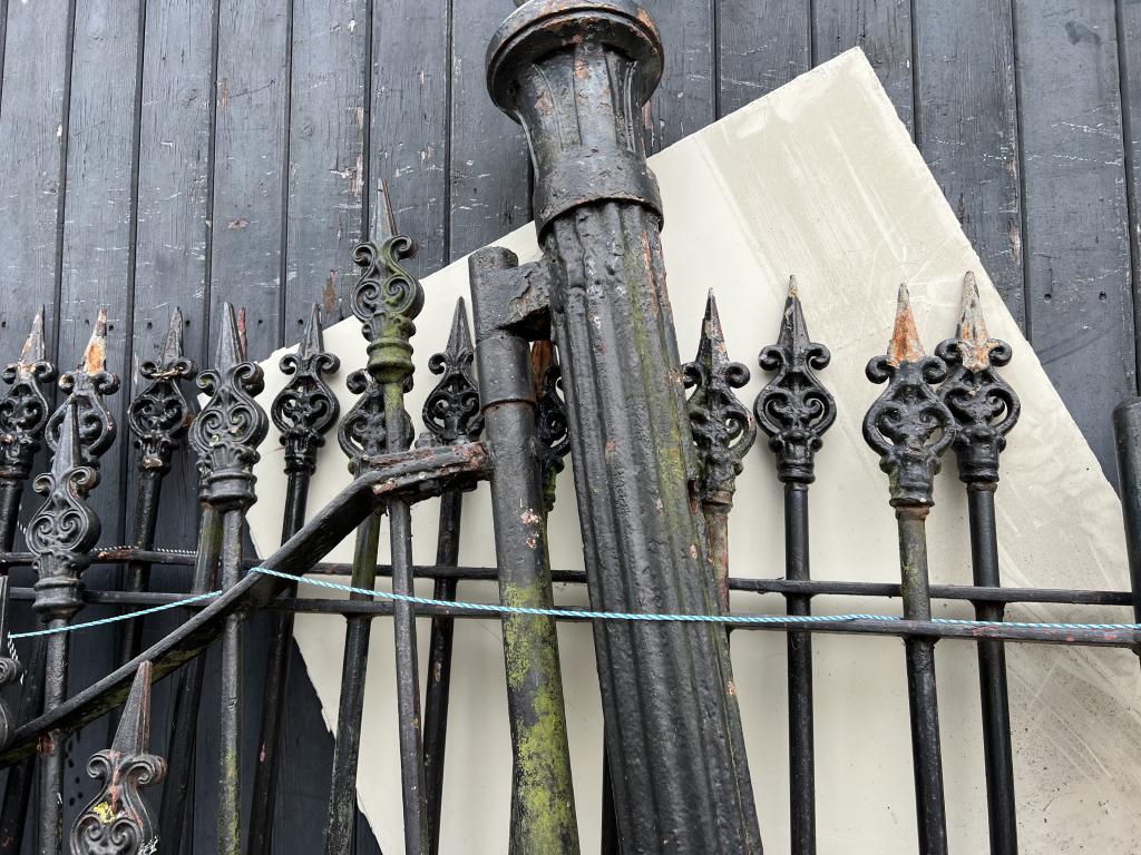 mooi antiek openslaand 4 delige poort  mooi voor landhuis, Tuin en Terras, Schuttingen, Gebruikt, Niet ingevuld, Niet ingevuld