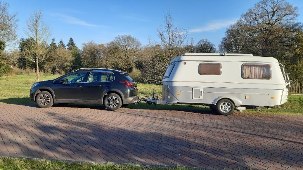 Eriba triton 430 GT, mover, toilet, fietsdrager, luifel, Standaardzit, Dwarsbed, Tot en met 3, Particulier