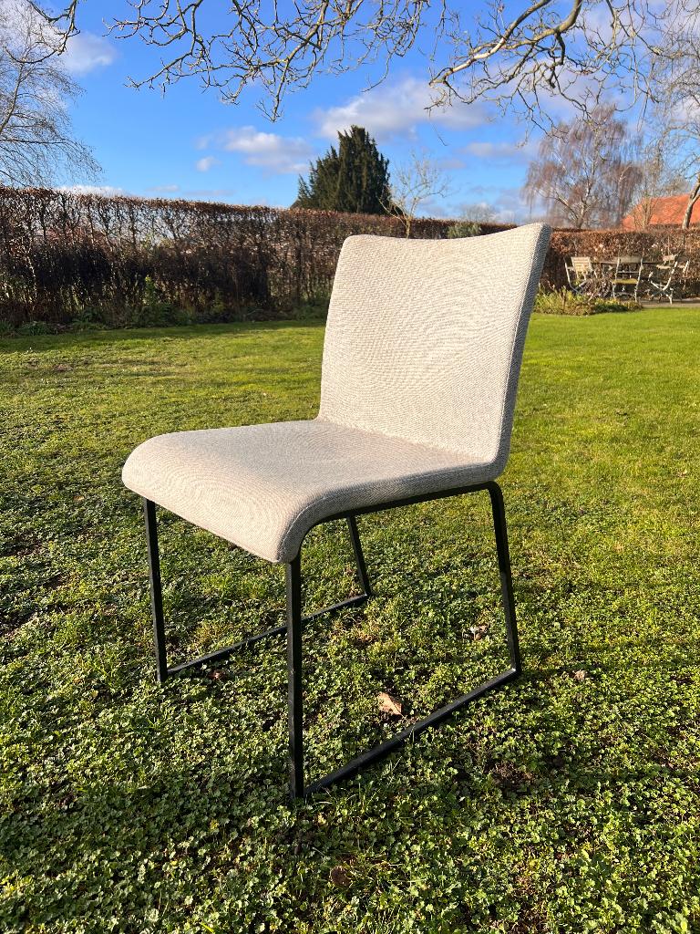 4 Dutch Design stoelen Float studio KAP+BERK - Odesi, Modern minimalistisch, Ophalen of Verzenden, Zo goed als nieuw, Grijs