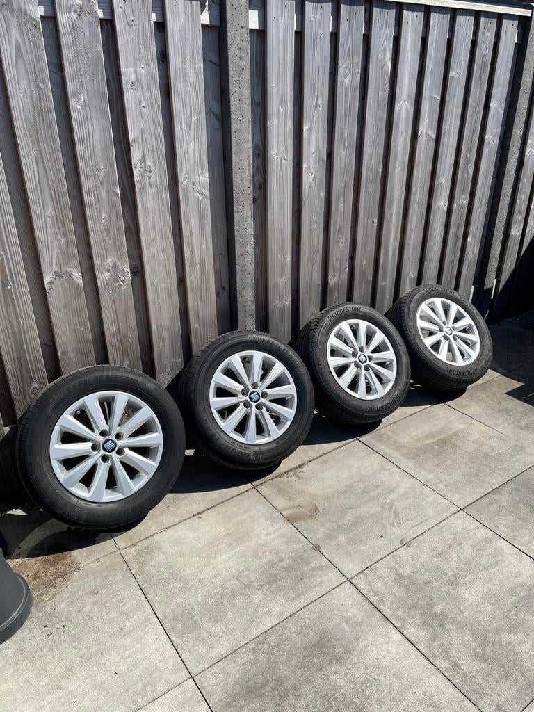 SEAT 15 inch originele velgen + zomerbanden, Auto-onderdelen, Banden en Velgen, Velg(en), Zomerbanden, 15 inch, 185 mm, Ophalen