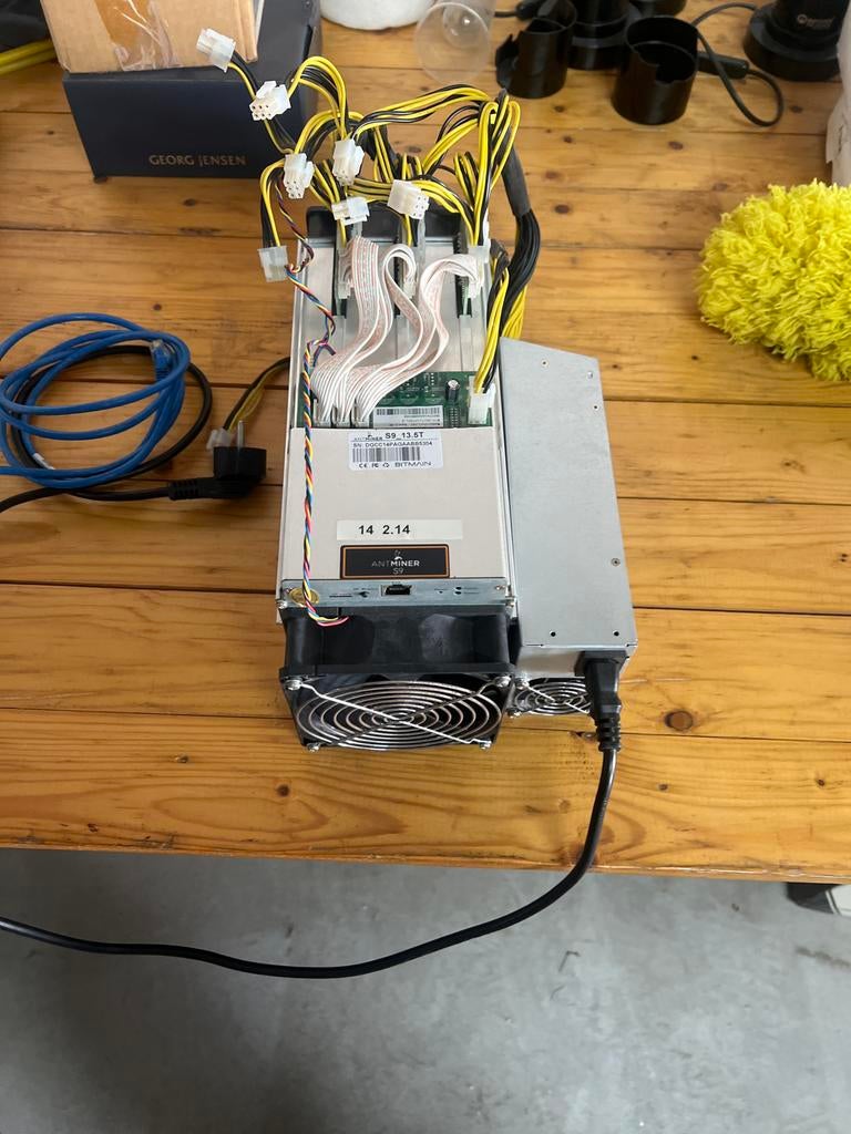 Antminer S9 met Braiins- Perfect voor mining, Ophalen of Verzenden, Gebruikt, Gaming