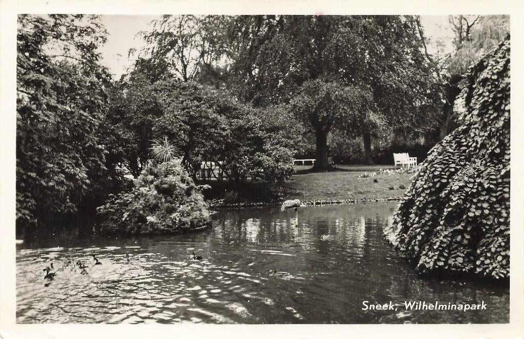 Sneek, Wilhelminapark, Verzamelen, Ansichtkaarten | Nederland, Ophalen of Verzenden, 1940 tot 1960, Gelopen, Friesland