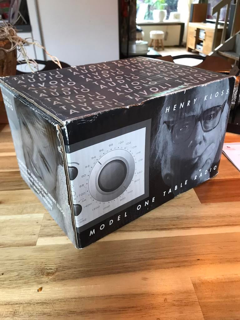 Tivoli model one., Ophalen of Verzenden, Zo goed als nieuw