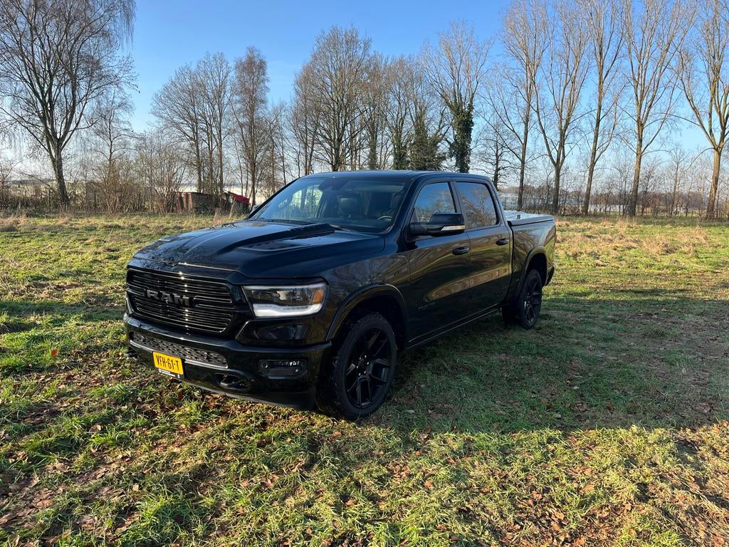 Dodge RAM 1500 laramie night Edition bom vol, Auto's, Automaat, 2706 kg, 5654 cc, 402 pk