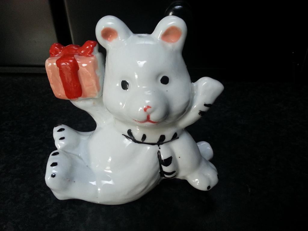 porseleinen figuurtje "beer met cadeau", Ophalen of Verzenden, Zo goed als nieuw, Dier