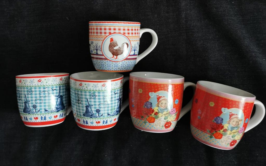 5 Nieuwe Albert Heijn mokken - Hollands boerderij decor, Huis en Inrichting, Keuken | Servies, Nieuw, Kop(pen) en/of Schotel(s)