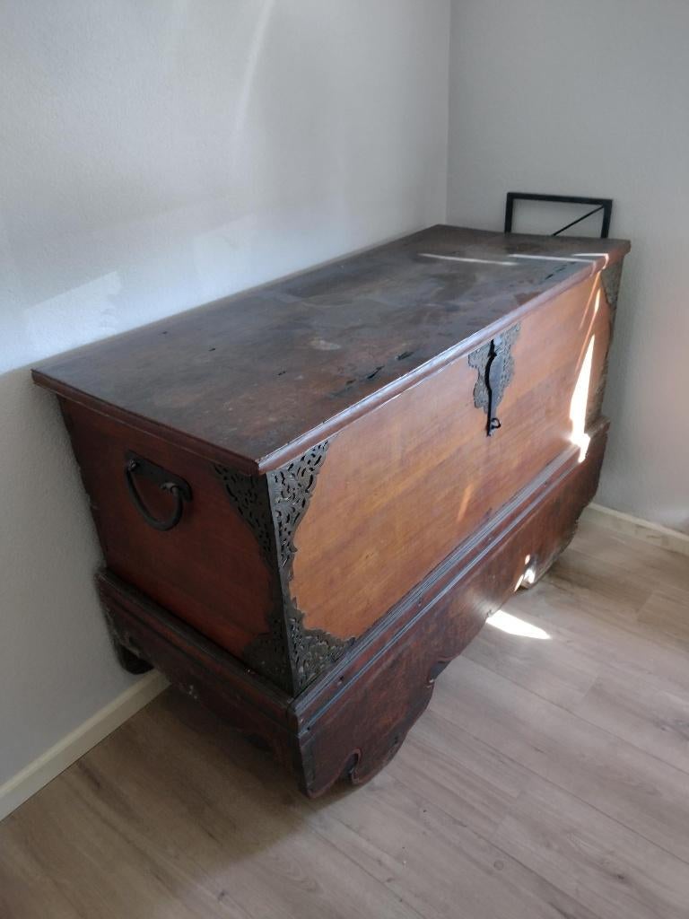 Antieke hut-/reiskoffer, Ophalen