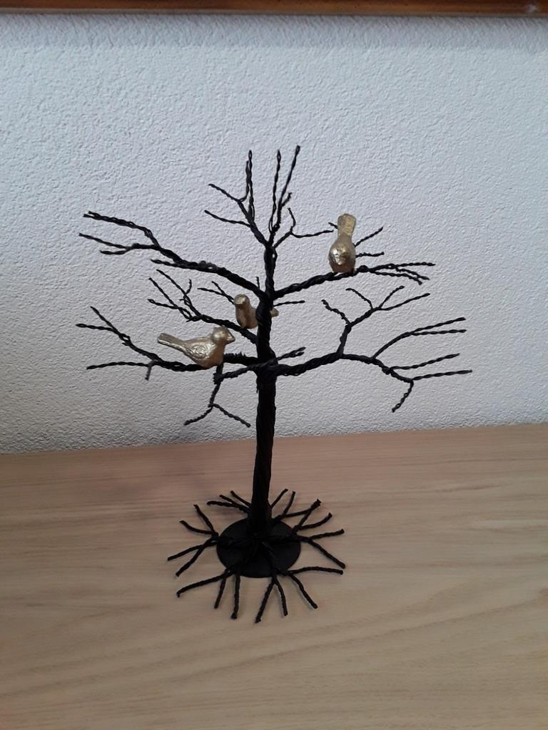 Boom met gouden vogels zwart metaal in nieuwstaat, Zwart, Ophalen of Verzenden, Zo goed als nieuw, Metaal