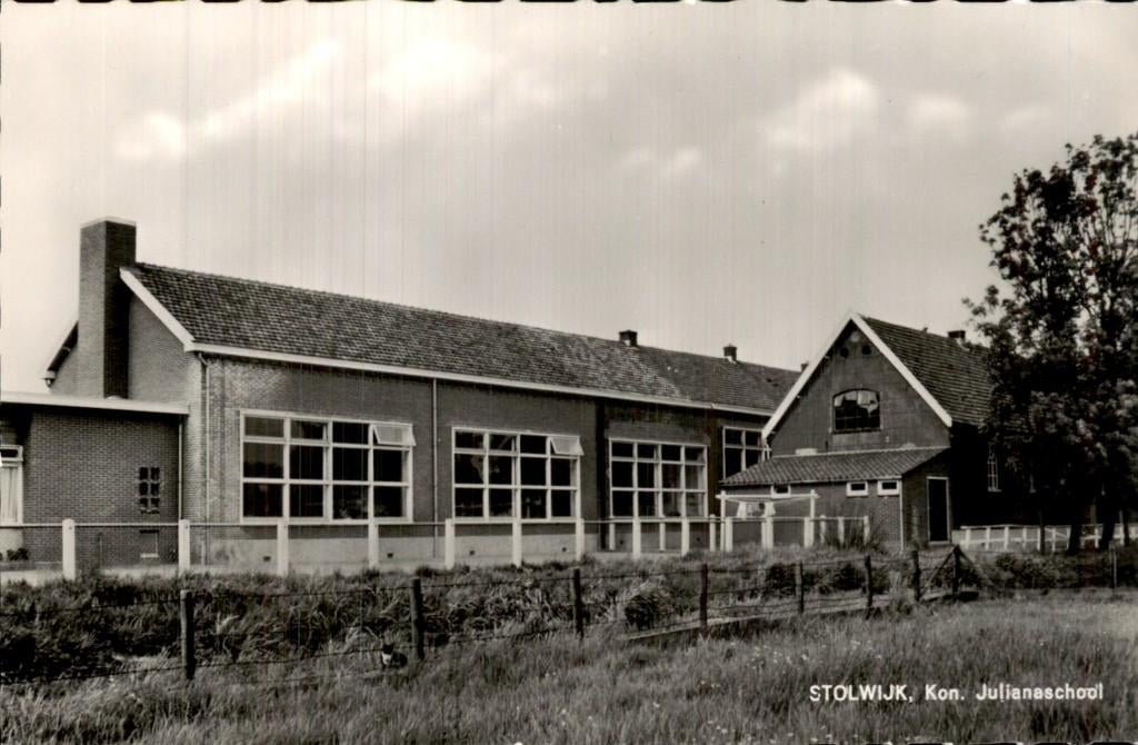Stolwijk - Kon. Julianaschool - Voorgevel, Ophalen of Verzenden, 1940 tot 1960, Ongelopen, Zuid-Holland