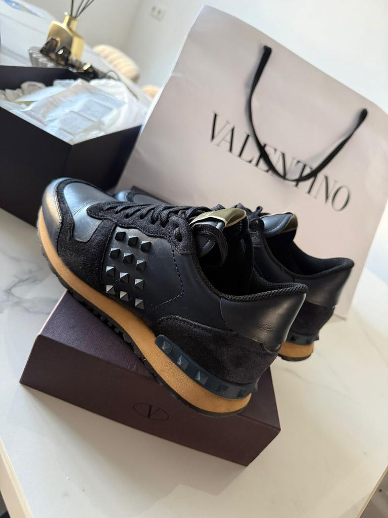 Valentino Sneaker maat 42 met bon, Ophalen of Verzenden, Zo goed als nieuw, Zwart