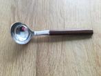 Zilveren jaren 60 schepje met houten handvat., Ophalen of Verzenden, Zo goed als nieuw, Rvs of Chroom