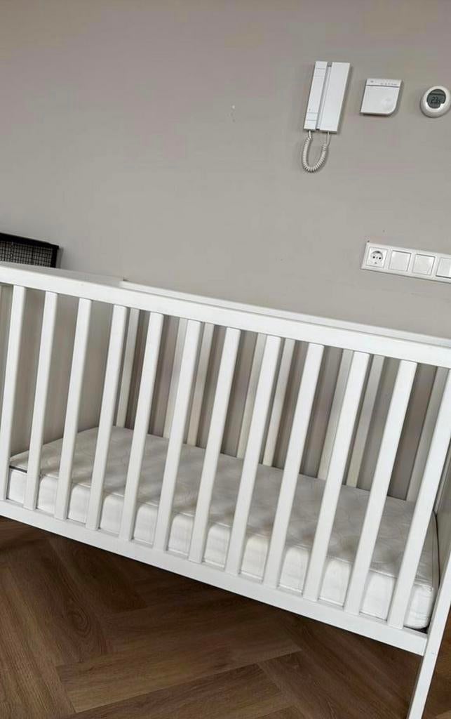Baby bed / Peuter bed, Sundvik ikea, Ophalen, Zo goed als nieuw, Minder dan 140 cm, Minder dan 70 cm