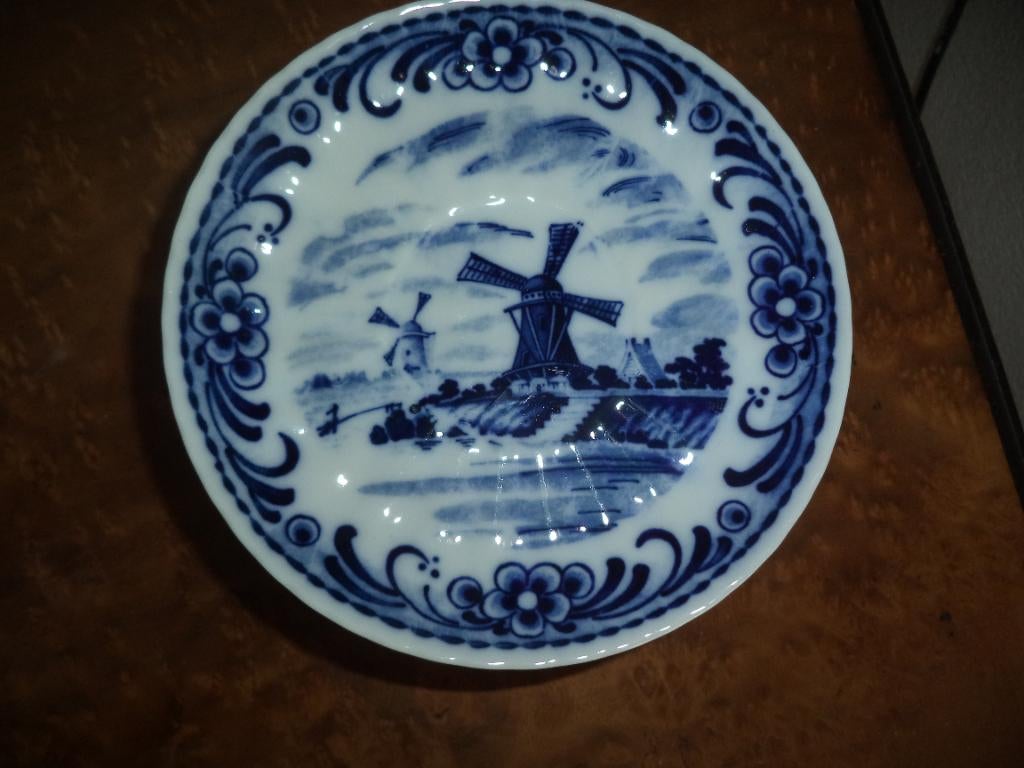 kop en schotel 6x delfs-blauw met molens er op., Ophalen of Verzenden, Zo goed als nieuw, Overige stijlen, Kop(pen) en/of Schotel(s)