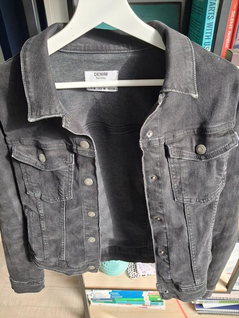 Zwart/grijs spijkerjasje M, Kleding | Dames, Jassen | Zomer, Maat 38/40 (M), Zwart, Gedragen, Bershka