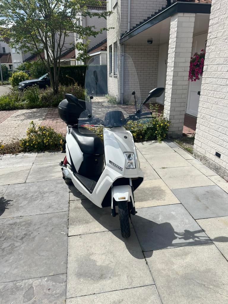 Lifan e3 deluxe wit, Fietsen en Brommers, Overige merken, Elektrisch, Ophalen of Verzenden, Zo goed als nieuw