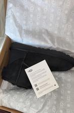 UGG classic mini black, Ophalen of Verzenden, Zo goed als nieuw, Zwart