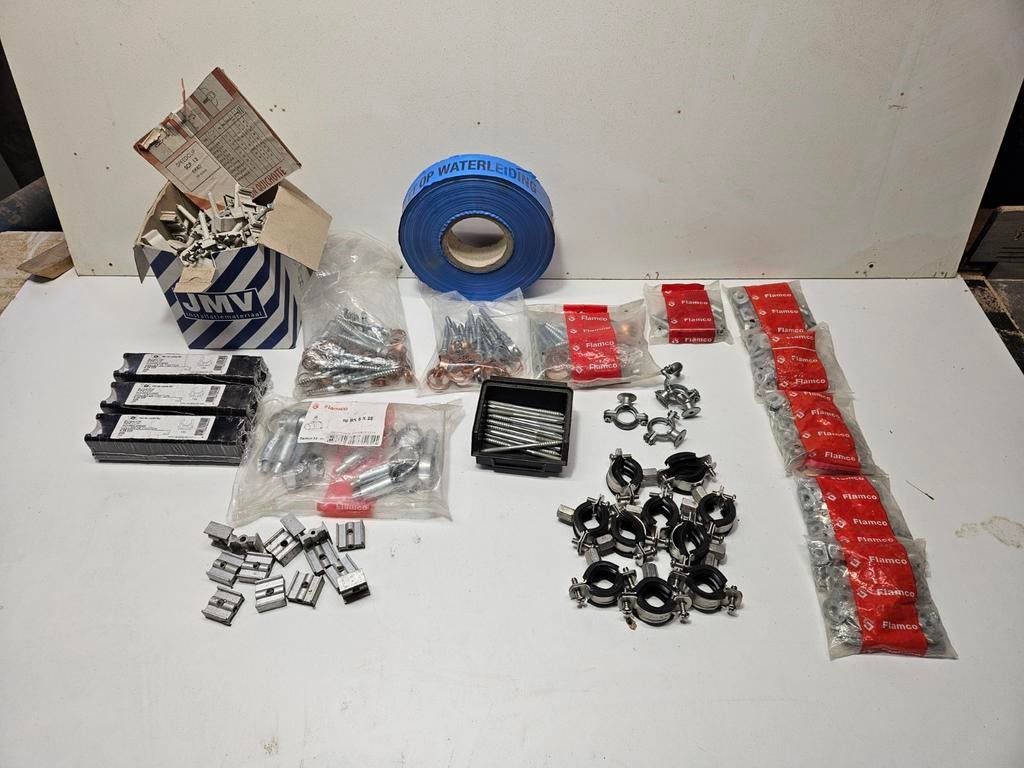 Diverse verwarming en waterleiding bevestiging, Minder dan 30 cm, Overige typen, Nieuw, Minder dan 60 cm