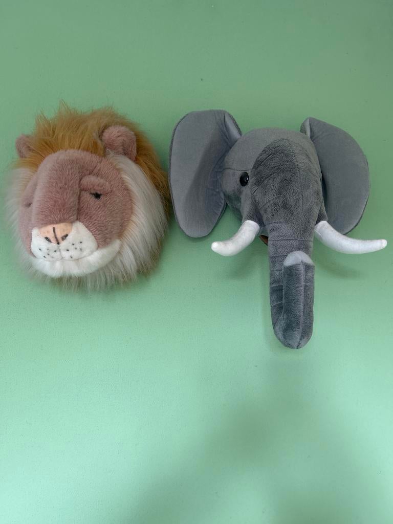 Leuke dierenkoppen knuffels voor kinderkamer decoratie, Ophalen of Verzenden, Zo goed als nieuw, Overige typen