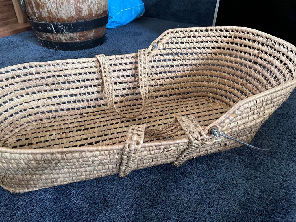 Rieten baby draagmand, Ophalen, Gebruikt, Wieg