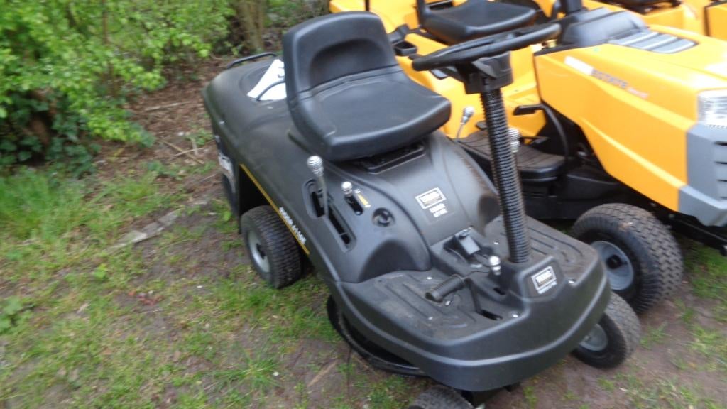 wegens inruil 4x zitmaaier met vangbak  1x 1maal gebruikt, Ophalen, Gebruikt, Nederland, Stiga