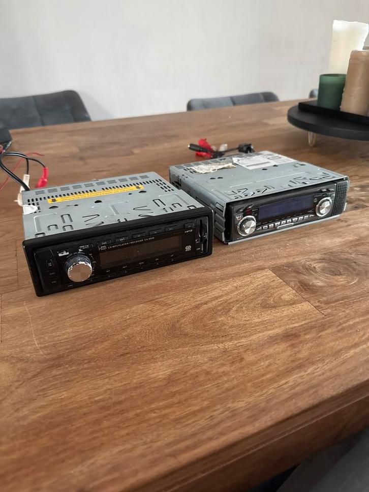 2x Autoradio - Gebruikt, Auto diversen, Autoradio's, Gebruikt, Ophalen of Verzenden