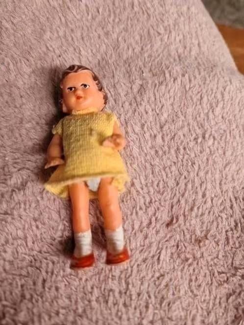 poppenhuis miniaturen ari popje nr 31, Ophalen of Verzenden, Zo goed als nieuw, Poppenhuis