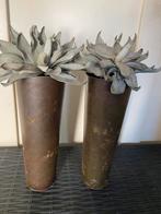 Twee ijzeren vazen met kunststof tak, Ophalen, Overige materialen, Gebruikt, Overige kleuren