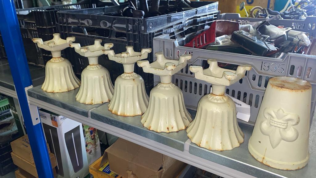 Oude gietijzeren plantenbakjes, Ophalen of Verzenden, Overige materialen