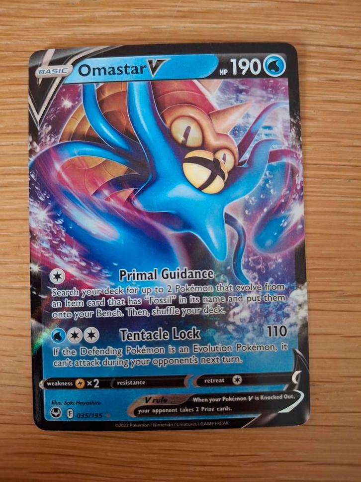 Omastar V 035/195 Silver Tempest Pokémon Kaart, Hobby en Vrije tijd, Verzamelkaartspellen | Pokémon, Ophalen of Verzenden