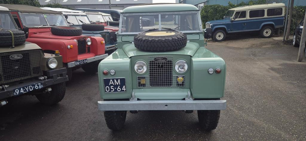 Land Rover 88 Series IIà benzine NIEUWSTAAT, Auto's, Land Rover, 7 stoelen, Bedrijf, Handgeschakeld, Geïmporteerd