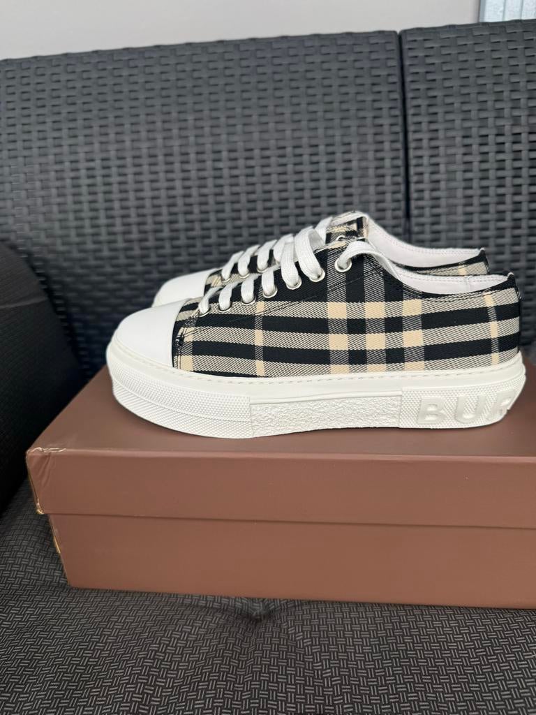 Burberry nylon sneakers maat 37, Ophalen of Verzenden, Nieuw, Zwart, Sneakers of Gympen