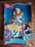 DISNEY Princess Magic Lights Assepoester pop, Ophalen of Verzenden, Assepoester of Belle, Zo goed als nieuw, Beeldje of Figuurtje