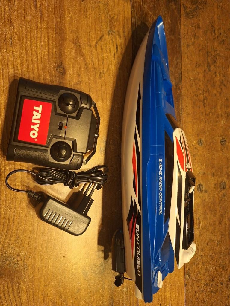 Taiyo Sun Cruiser radiografisch bestuurbare boot, Ophalen, Zo goed als nieuw