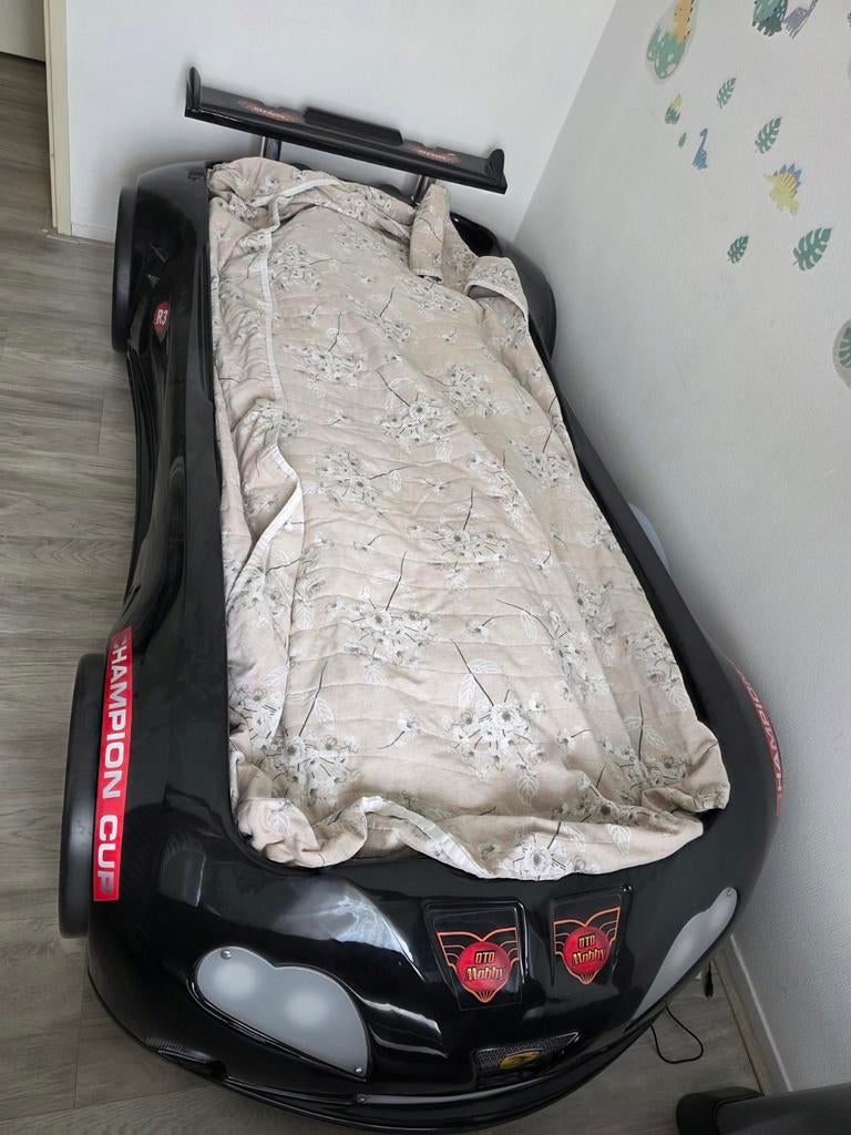 Autobed voor jongens, Kinderen en Baby's, Kinderkamer | Bedden, Ophalen of Verzenden, Zo goed als nieuw, Minder dan 140 cm, Matras