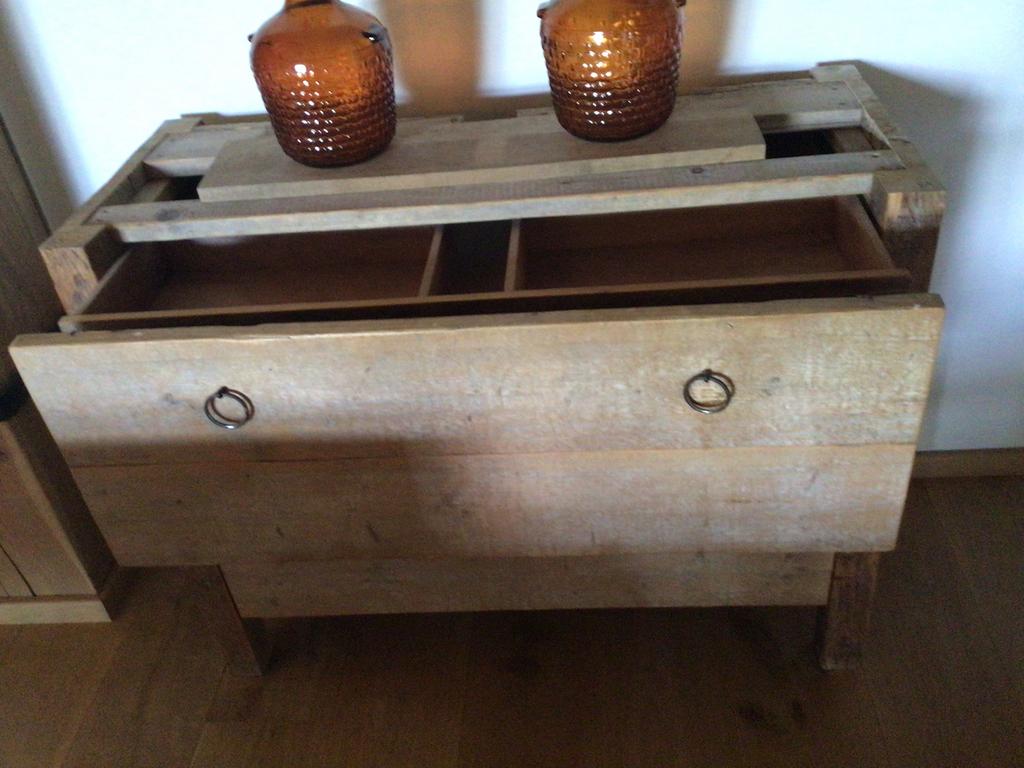 Badmeubel steigerhout met drie lades en hardstenen bak, Huis en Inrichting, Badkamer | Badkamermeubels, Ophalen, 50 tot 100 cm