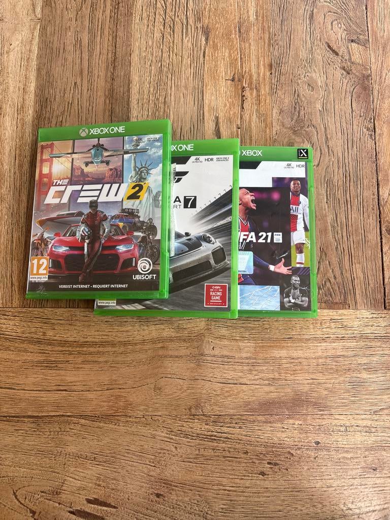 3 Xbox One spellen: The Crew 2, FIFA 21, Forza Motorsport 7, Ophalen of Verzenden, Gebruikt, Racen en Vliegen, Vanaf 3 jaar