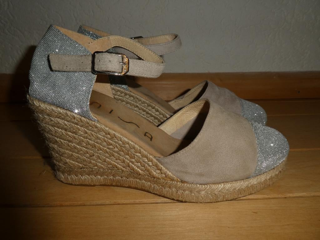 Unisa espadrilles maat 37 sleehak beige zilver ZGAN, Verzenden, Beige, Zo goed als nieuw, Espadrilles of Moccasins