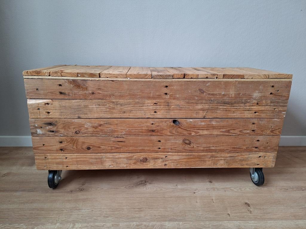 Houten kist op wielen opbergkist speelgoedkist dekenkist, Ophalen, Minder dan 50 cm, Gebruikt, 50 tot 100 cm