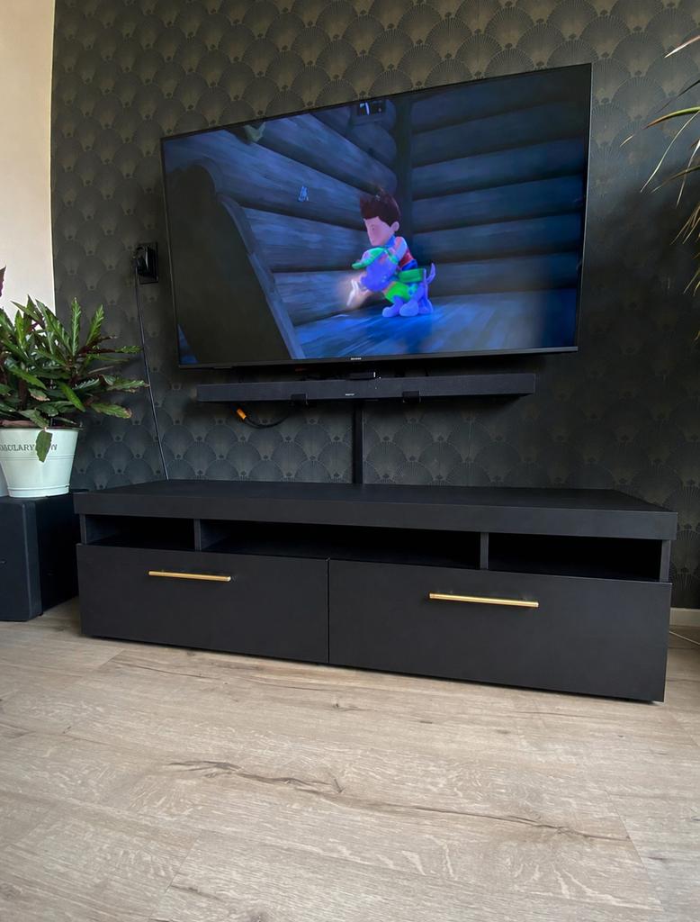 Mat zwarte tv meubel, Ophalen, Overige materialen, 100 tot 150 cm, Zo goed als nieuw