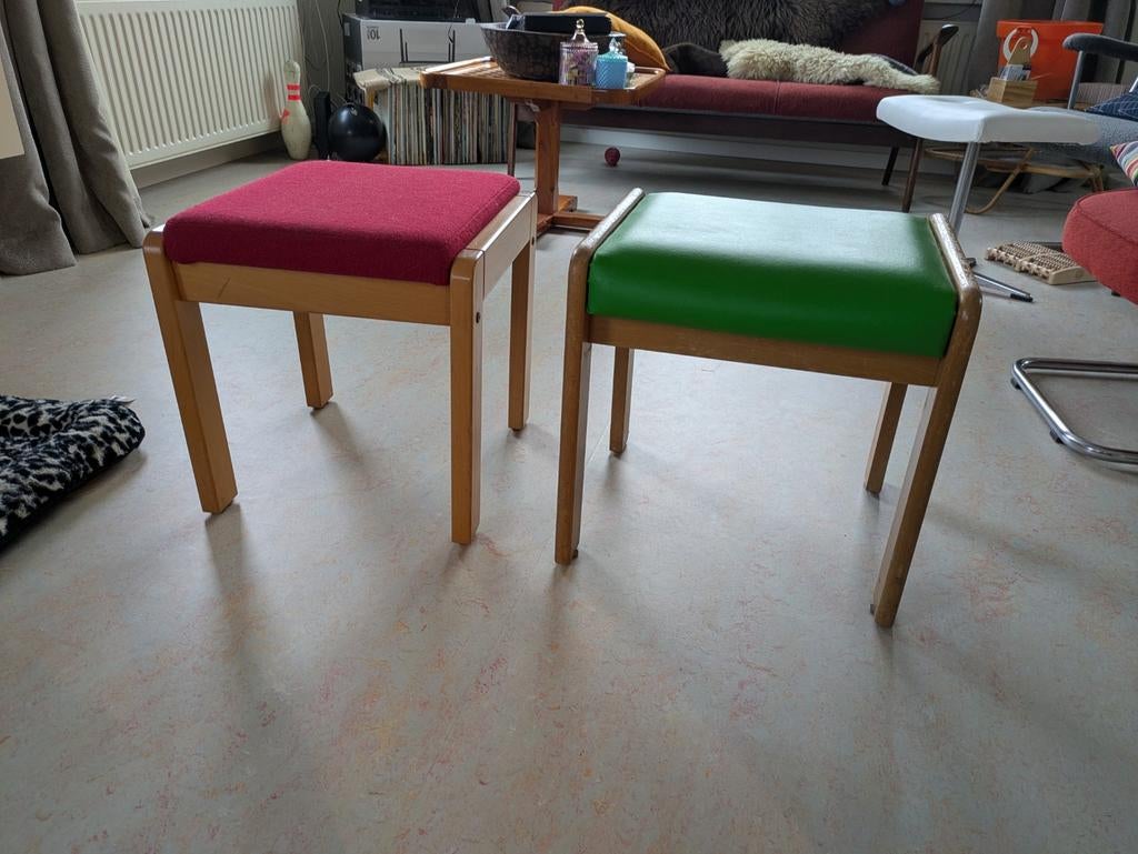 2 nette krukjes, 1 skai, 1 stof, Huis en Inrichting, Krukjes, Ophalen, Zo goed als nieuw, Hout