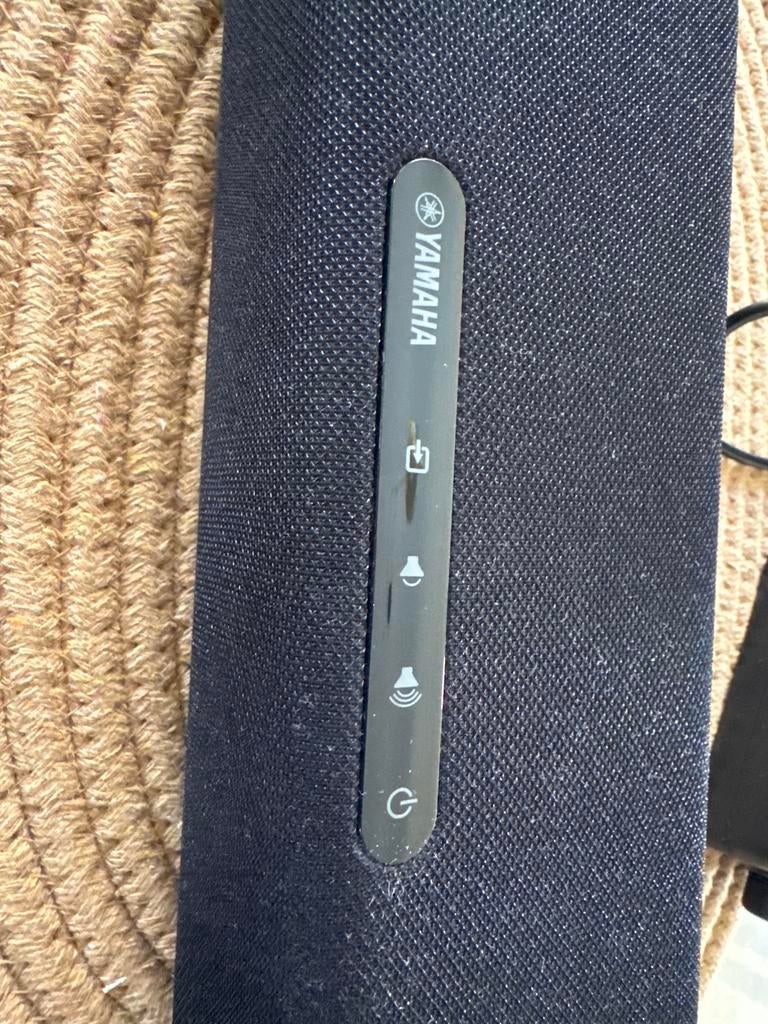 Yamaha Soundbar SR-C20A, Ophalen, Zo goed als nieuw, 8 inch, Bescherming voor- en achterkant