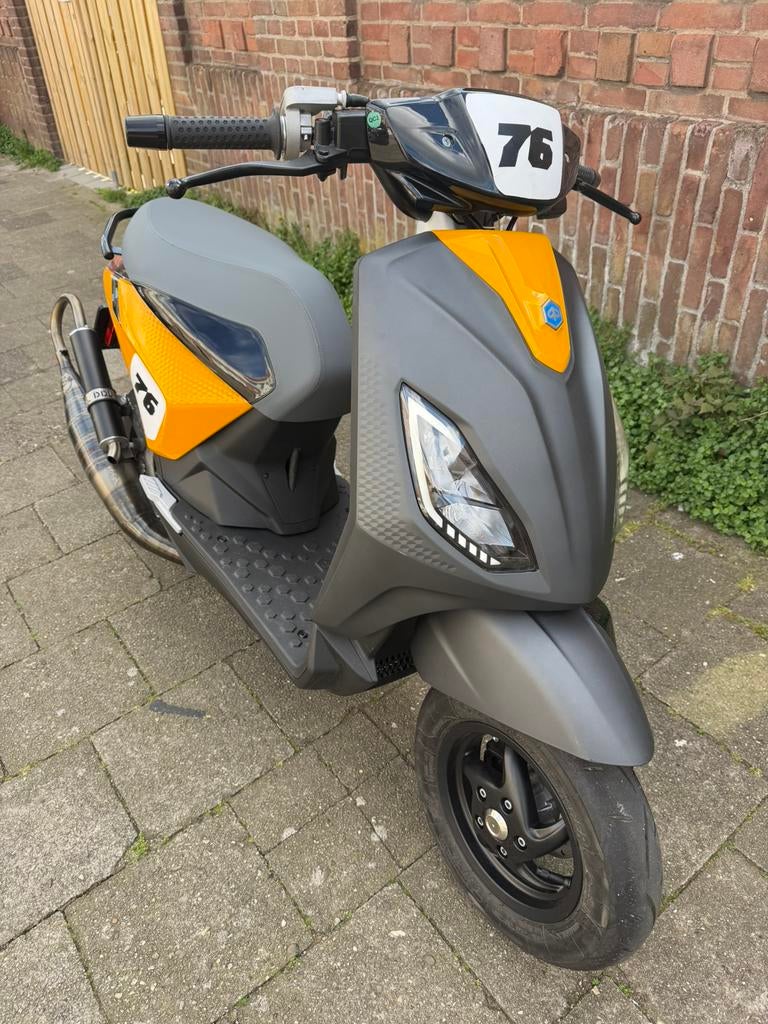 Piaggio One 180cc Uniek! zip sp gilera runner DDL Hpi, Fietsen en Brommers, Scooters | Piaggio, Ophalen of Verzenden, Zo goed als nieuw