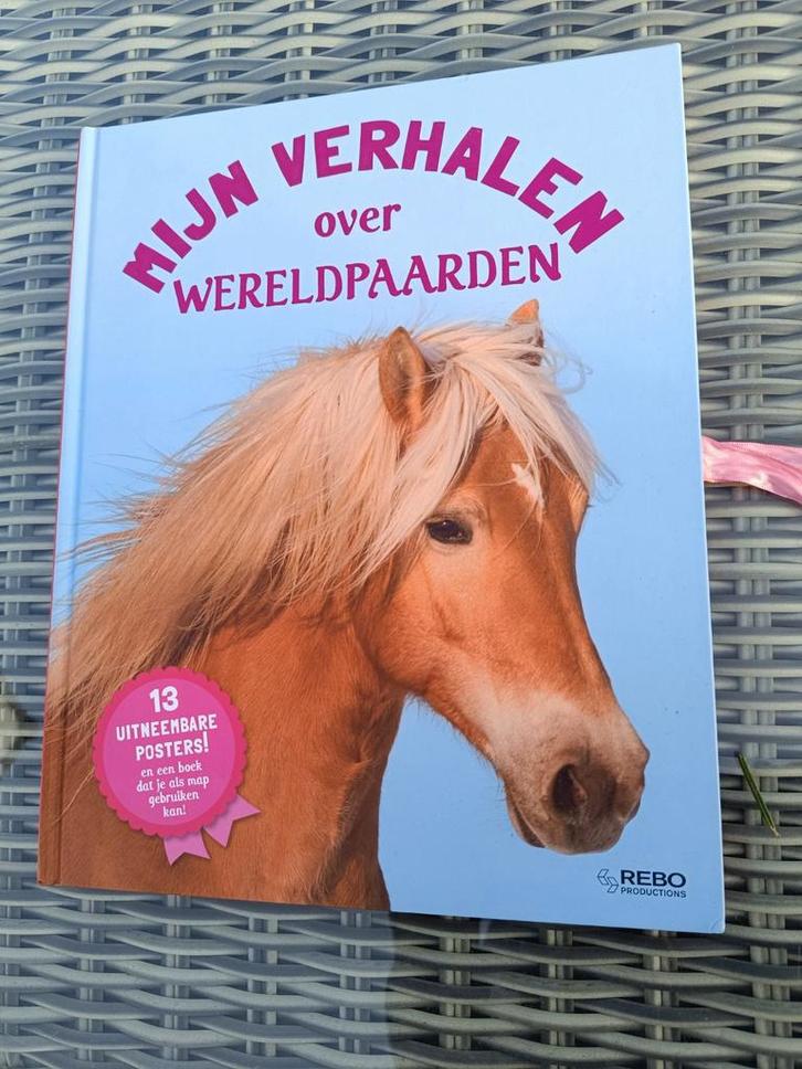 Mijn Verhalen over Wereldpaarden - Boek met 13 Posters, Boeken, Kinderboeken | Jeugd | 13 jaar en ouder, Zo goed als nieuw, Non-fictie