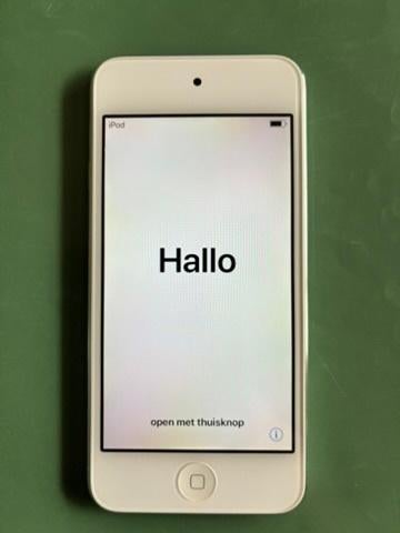 iPod 6th Gen. A1574, Audio, Tv en Foto, Mp3-spelers | Apple iPod, Gebruikt, Touch, Ophalen of Verzenden, Zilver
