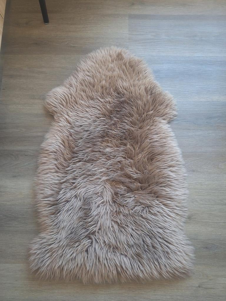 Bruin schapenvacht (Skold 1640 van Ikea), Huis en Inrichting, Woonaccessoires | Plaids en Woondekens, Ophalen of Verzenden, Zo goed als nieuw