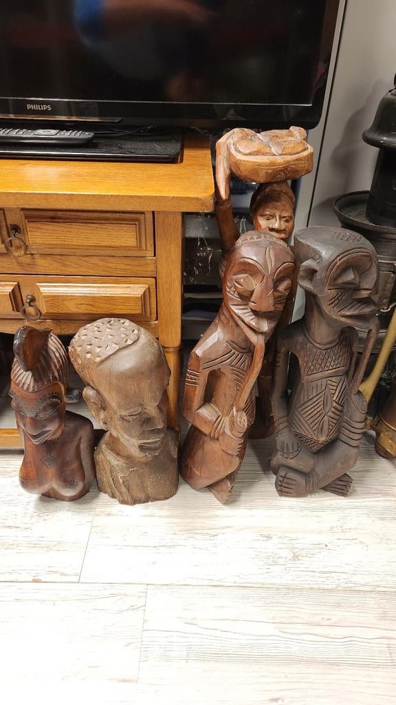 Houten beelden, Afrikaanse kunst, Ophalen