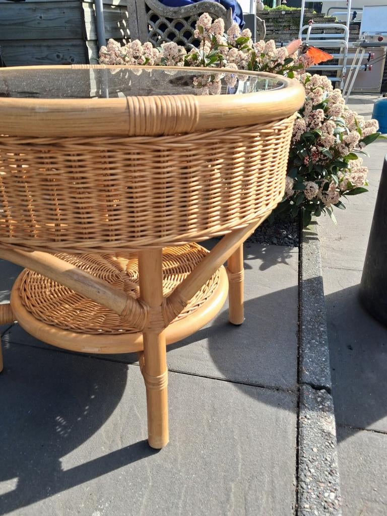 Rotan tafeltje, Tuin en Terras, Bloembakken en Plantenbakken, Ophalen, Rond, Zo goed als nieuw, 60 cm of meer